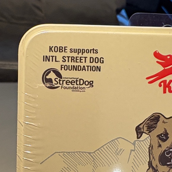 Kikkerland Hiking Kit with Dog and Backpack Design - Picture 3 of 7